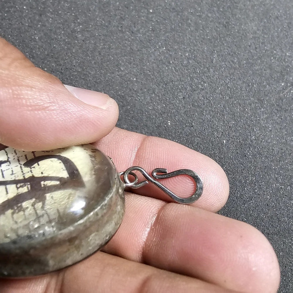 Large A glass silver tone round sphere reversible pendant - Picture 4 of 6